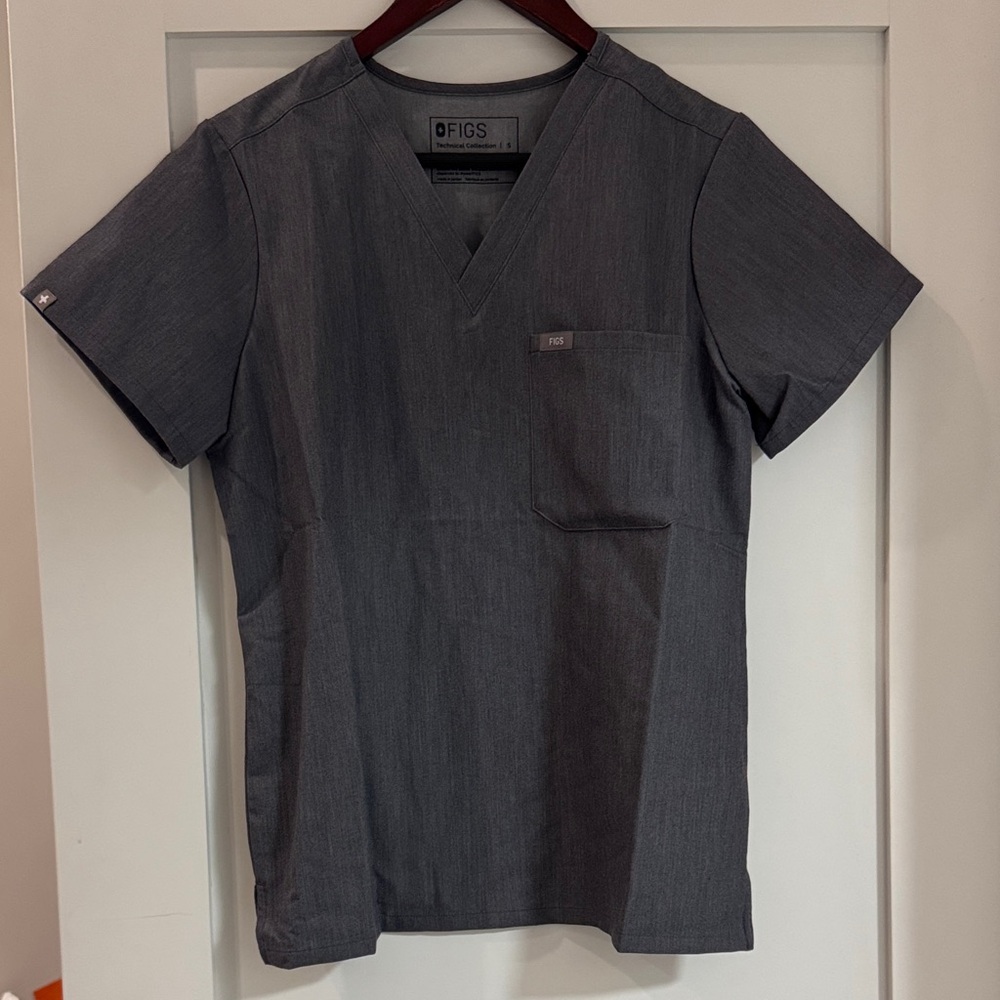 FIGS Women’s Catarina one pocket Gray V-Neck Scrub Shirt